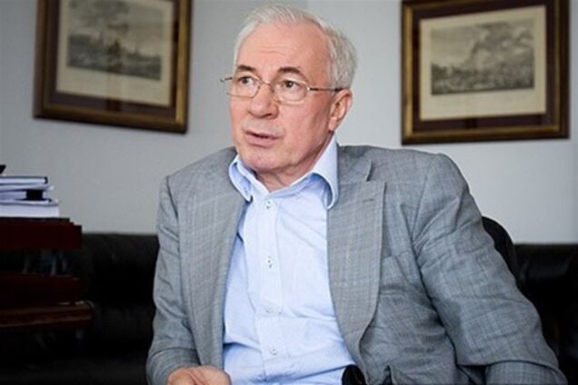 Азаров відмовився від сосисок і ковбаси