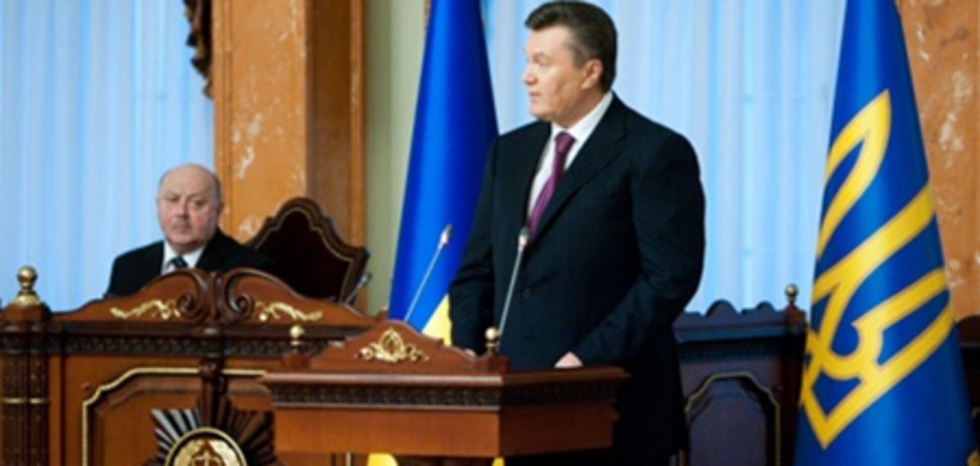 Янукович поcтавіл підпис під законом про декриміналізацію