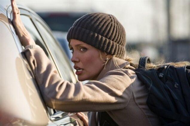 Universal купила проект Джоли и Бессона