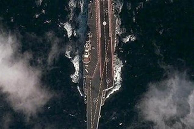 Китайський авіаносець сфотографували з супутника