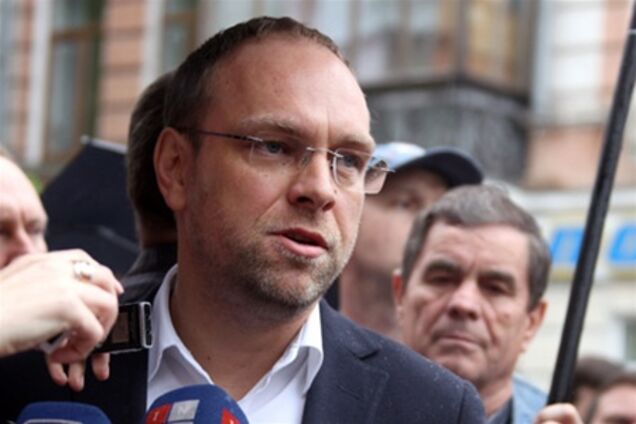 Власенко вважає проведення зйомки Тимошенко у СІЗО аморальним