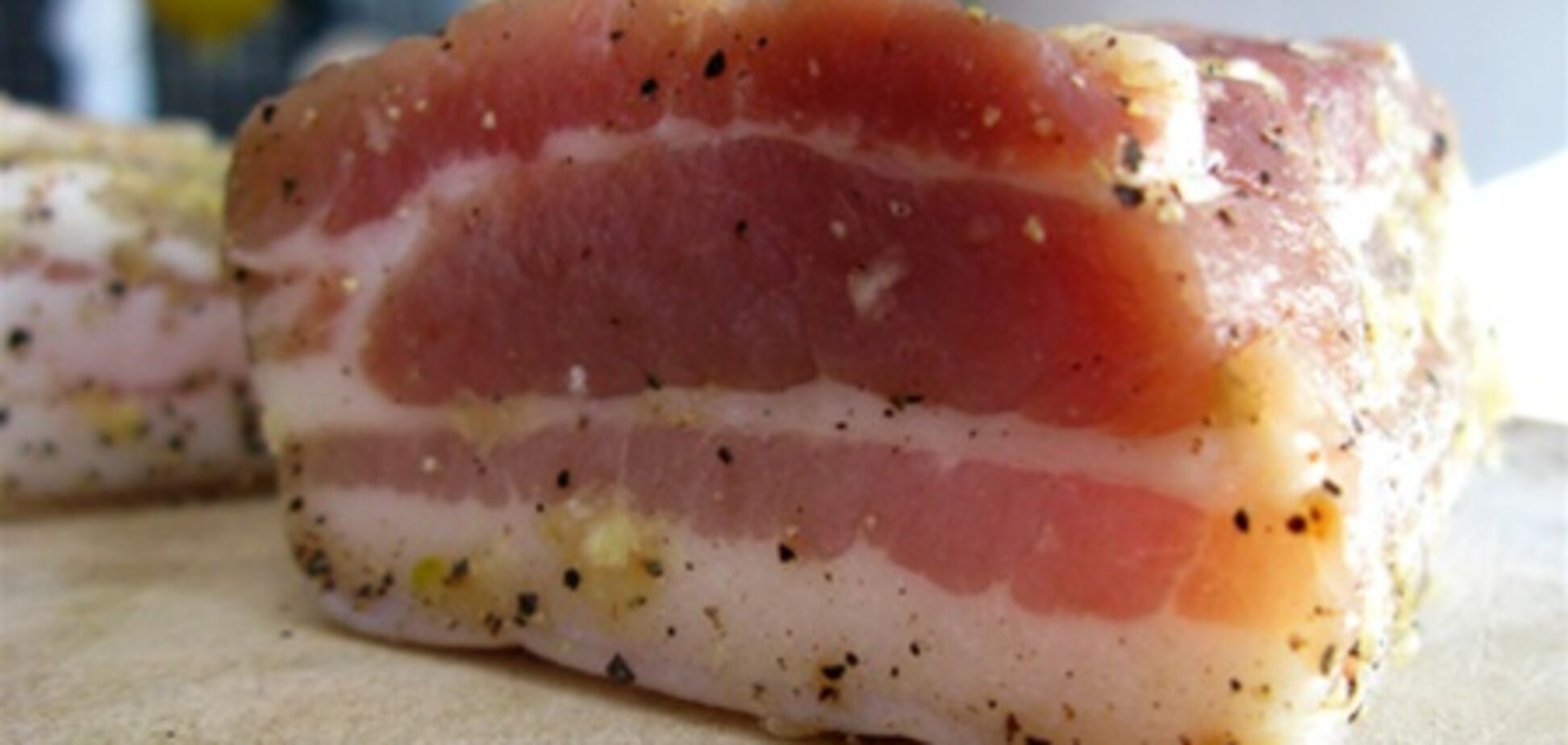 Украина не сможет отказаться от импортного сала и мяса