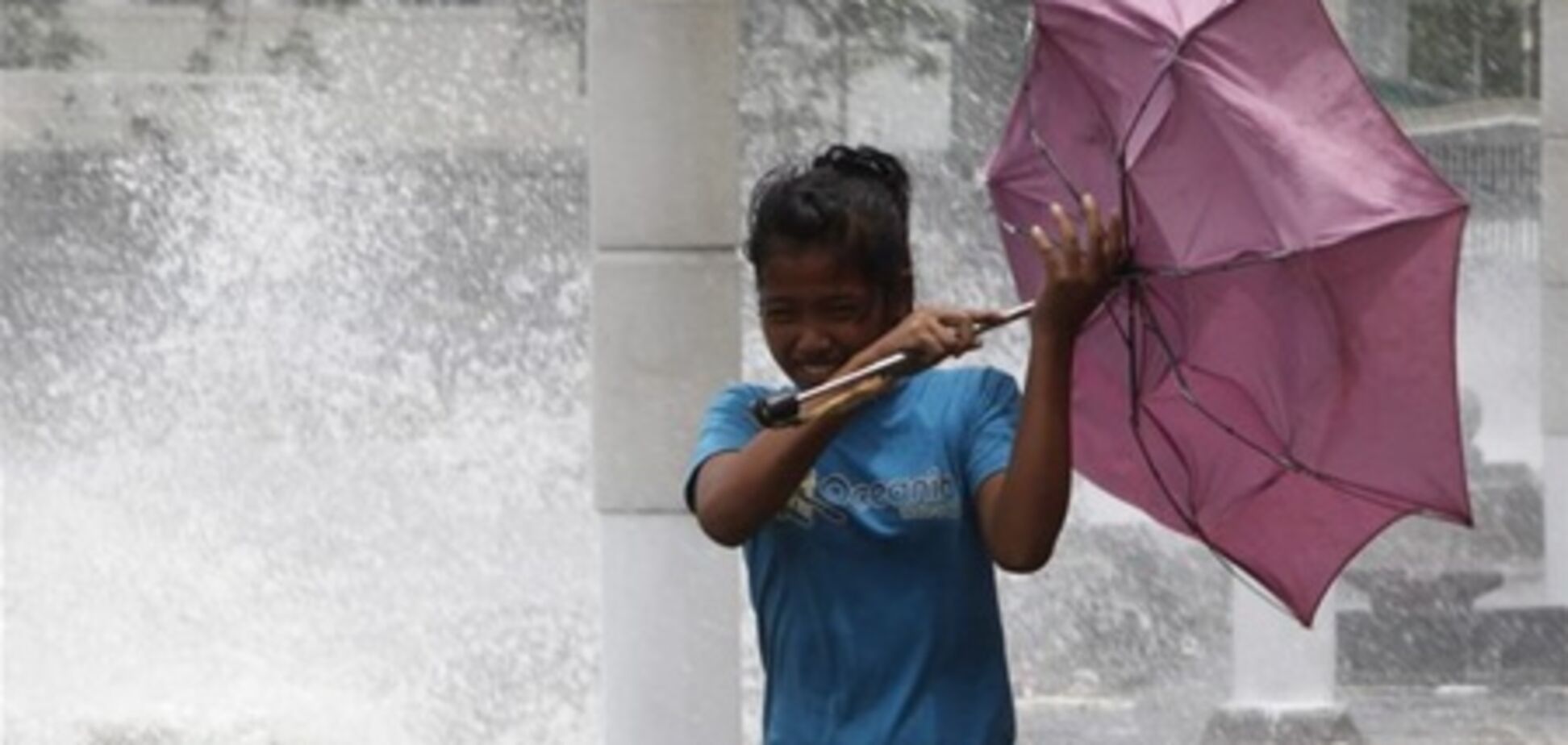 Шторм на Філіппінах вбив понад 400 людей