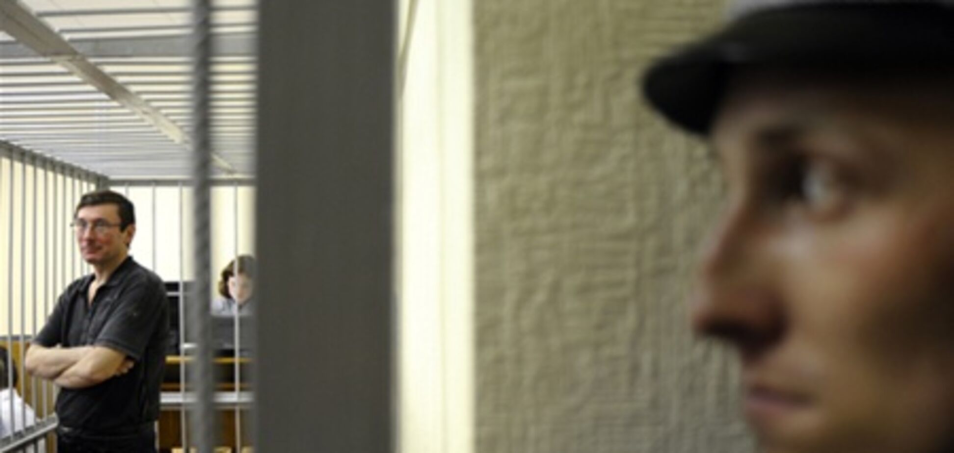 Суддя Вовк заборонив нардепам навіть наближатися до Луценка