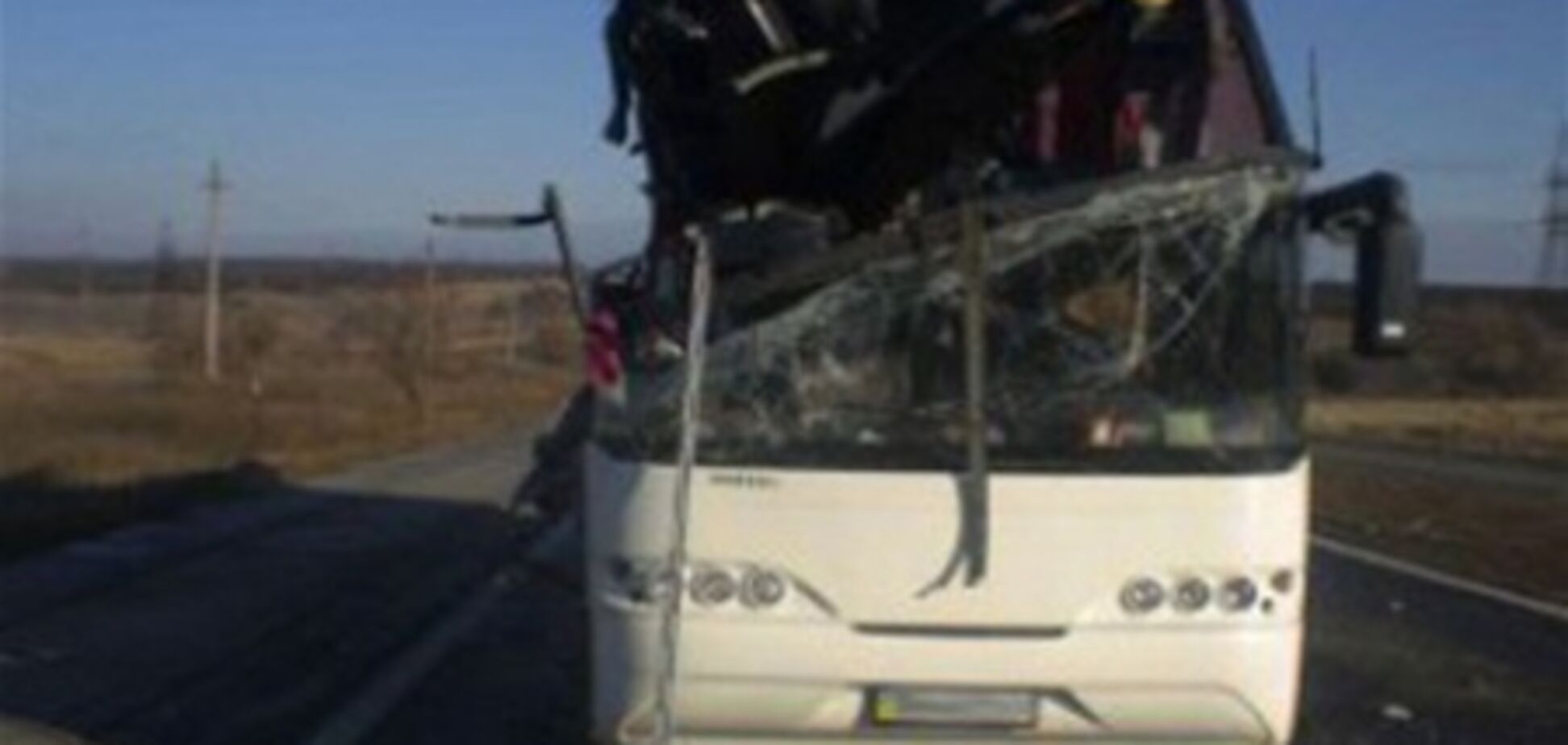 На Одещині відірвався борт Камаза прорізав автобус: є жертви