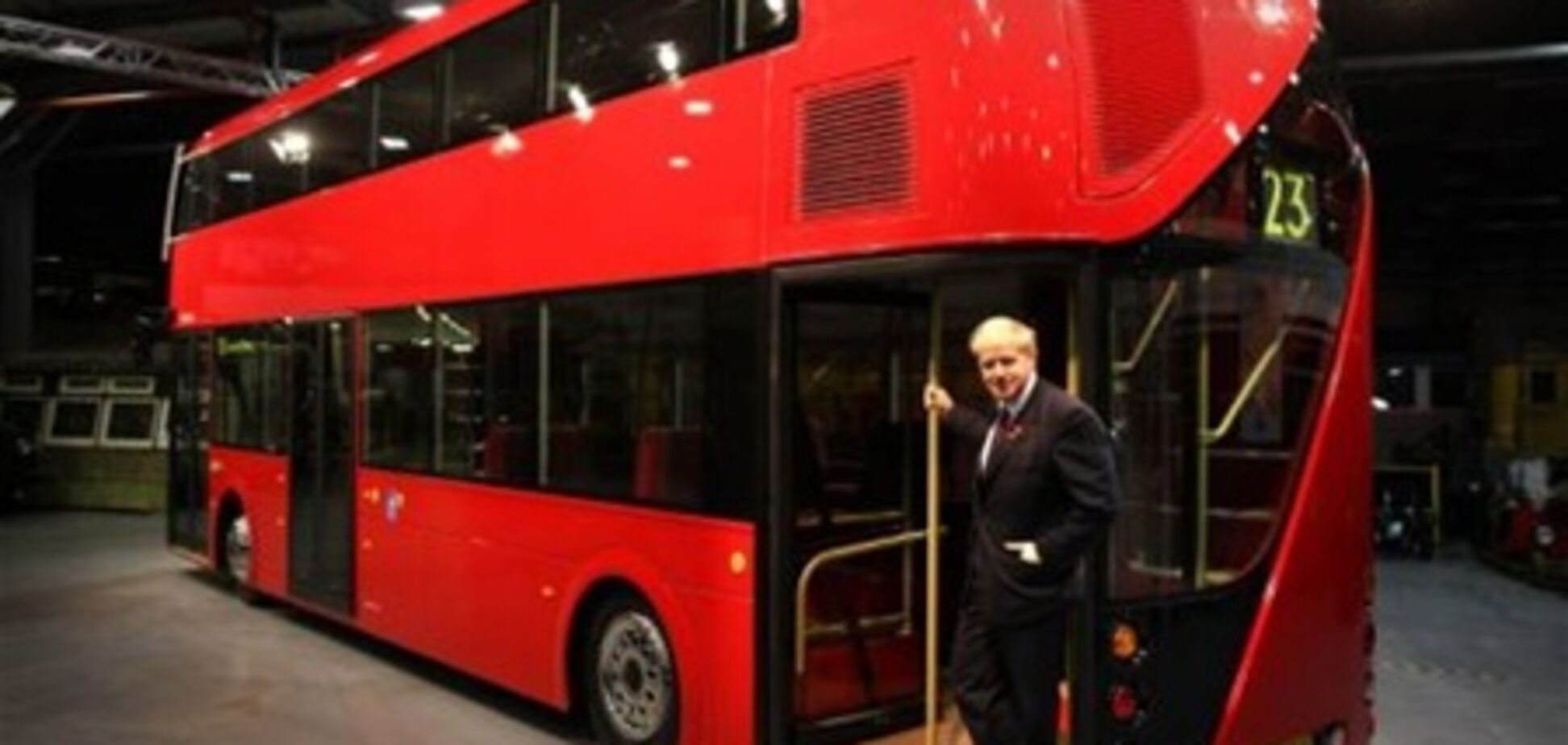 Мэр Лондона представил новые двухэтажные автобусы