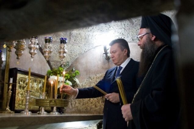 Янукович в Израиле помолился за уважение для Украины