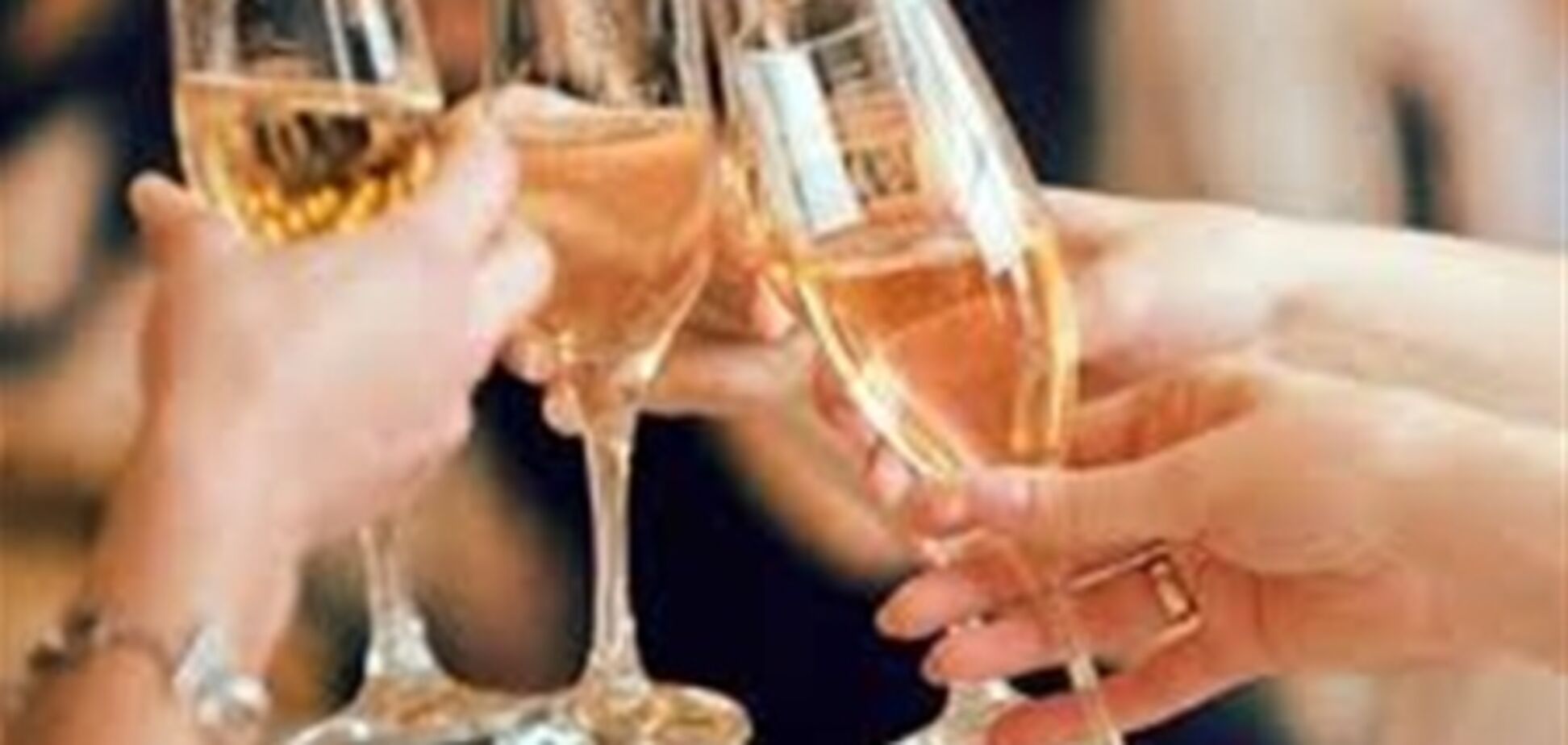 Тосты в разных странах: смотрим в глаза, говорим от души