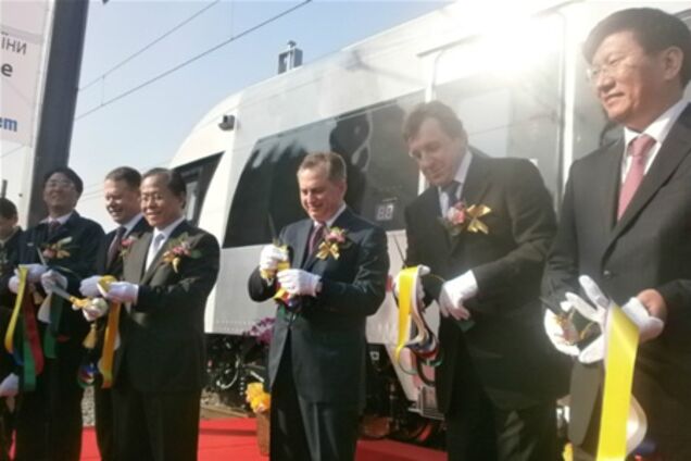 Колесніков оглянув перший потяг корейського виробництва