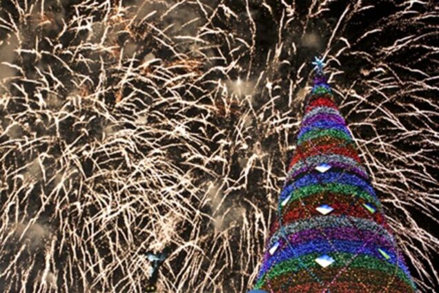 Как в Киеве главную елку открывали. Фото