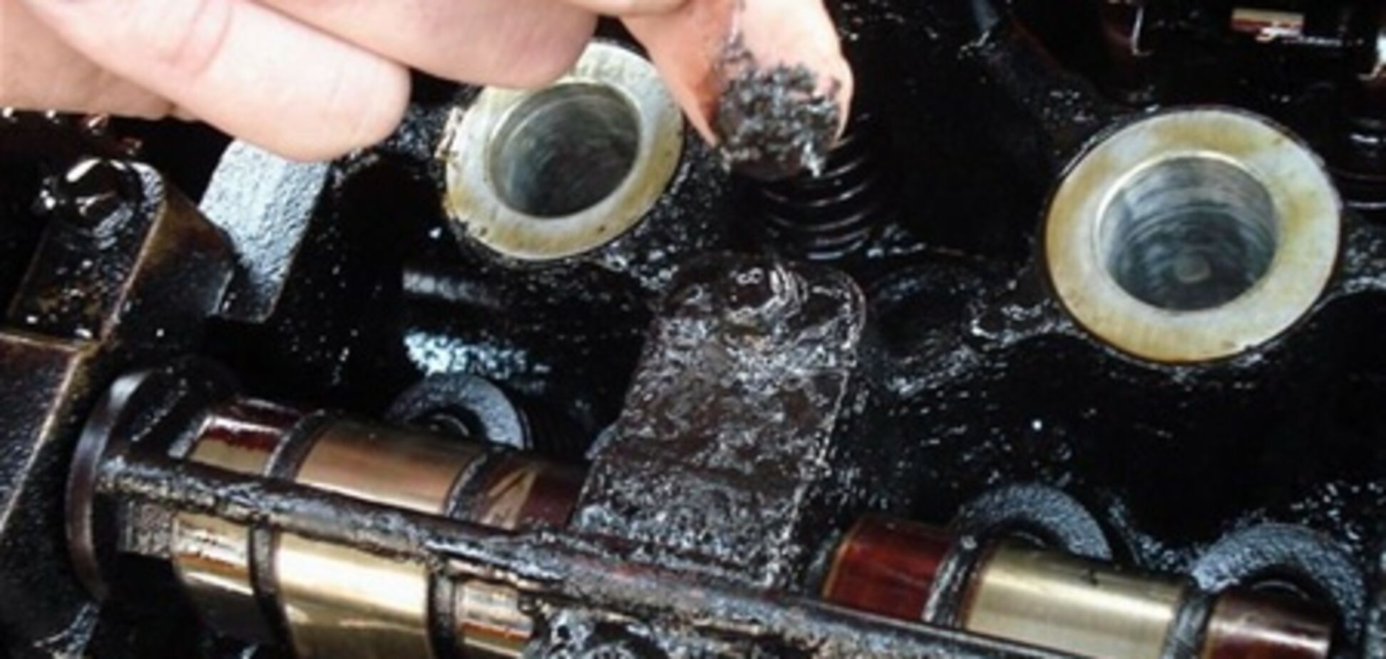 Что моторное масло делает с двигателями машины. Фото