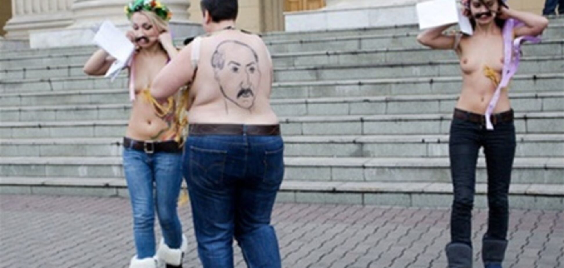 Femen, що зникли після акції біля КДБ в Мінську, повернулися в Київ