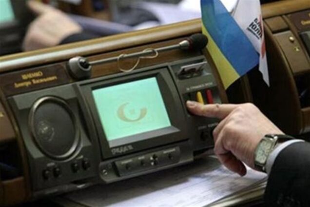 Рада приняла бюджет-2012 без боя и мордобоя