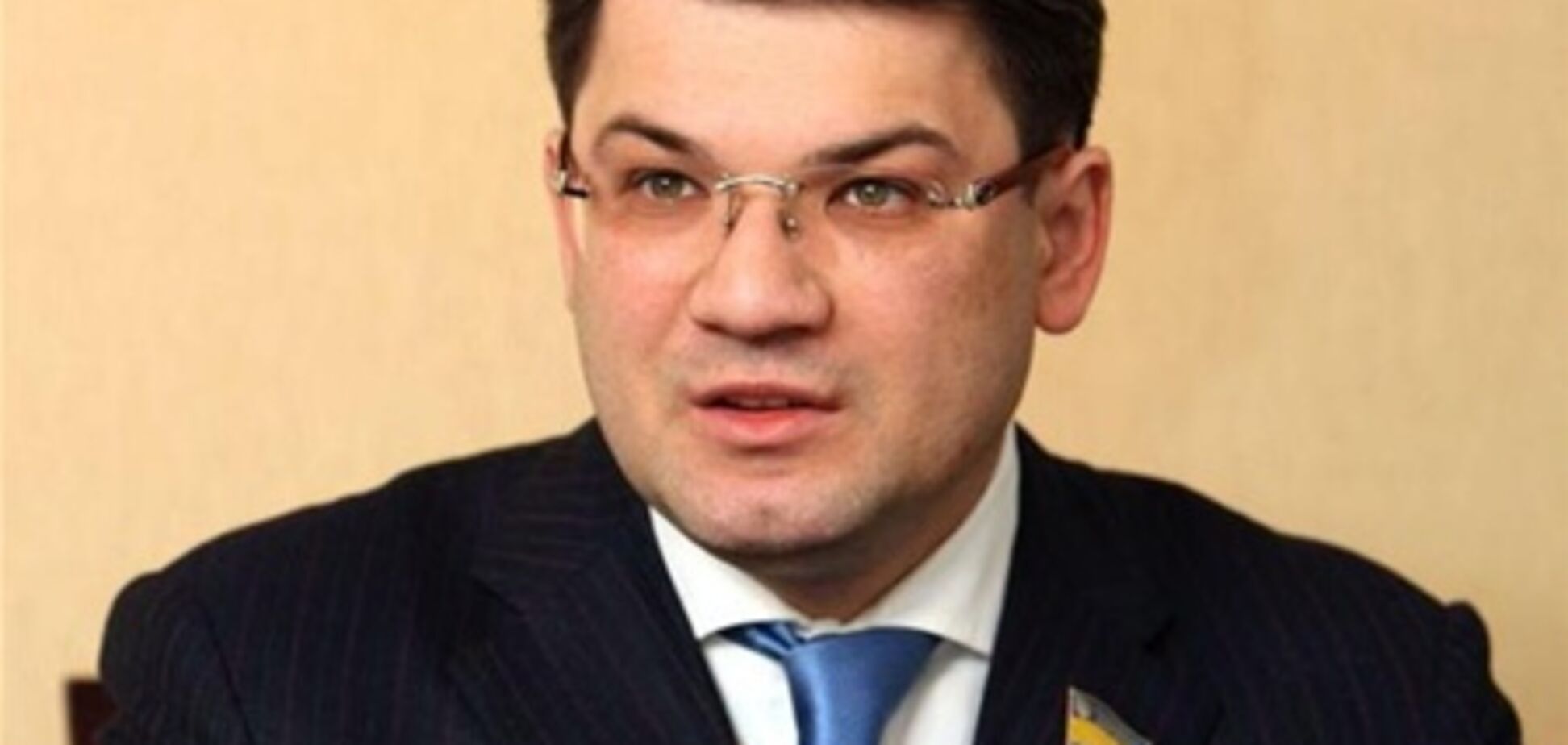 Куликов доплачує помічникам зі своєї кишені