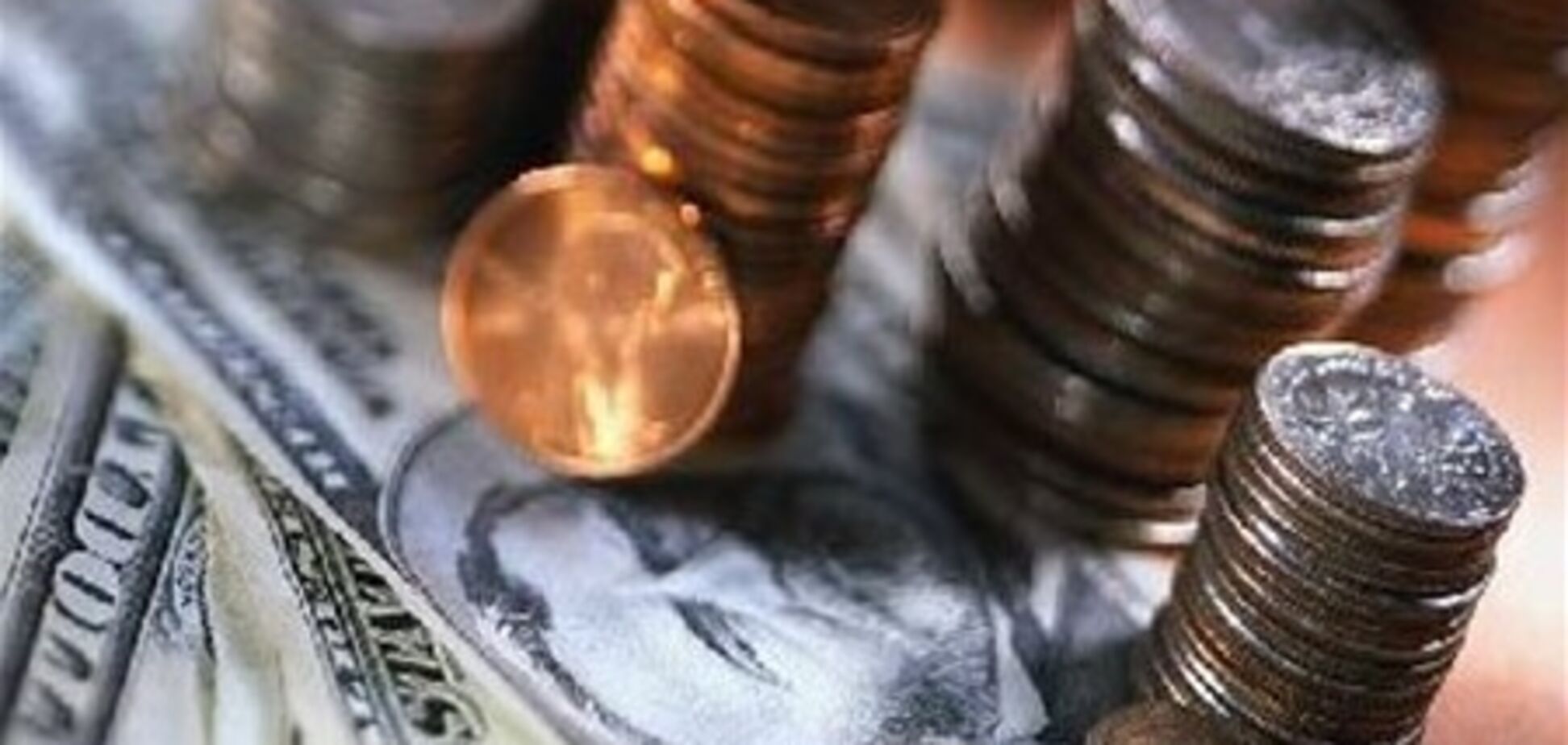 Доллар дешевеет по отношению ко всем наиболее торгуемым валютам мира