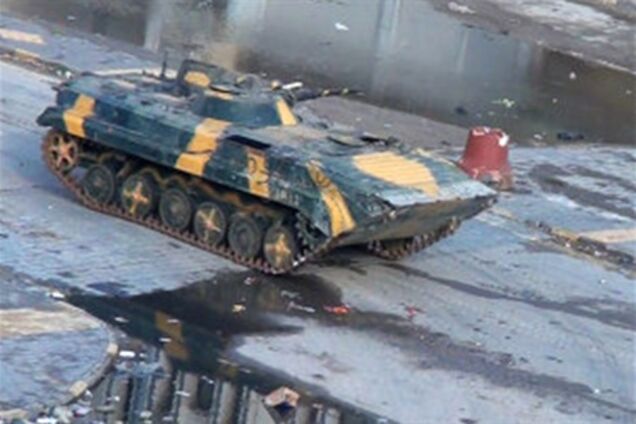 Военные в Сирии прячут танки от наблюдателей в зданиях администрации