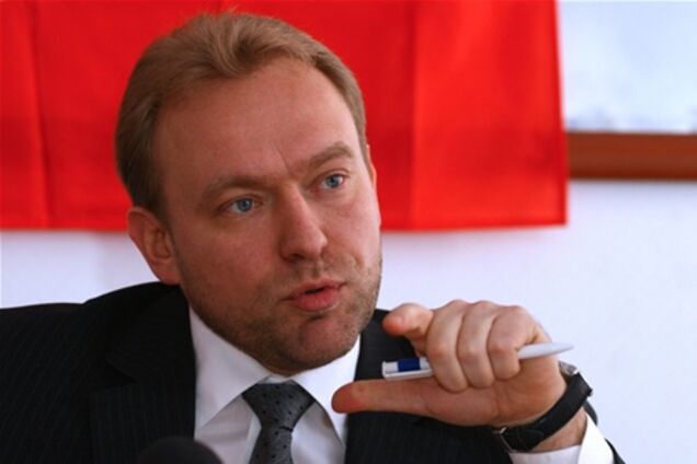 Июль. Кулаки Ландика и Волга на нарах