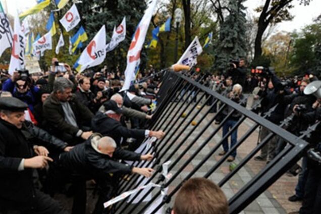 Октябрь: приговор Тимошенко и пикеты чернобыльцев