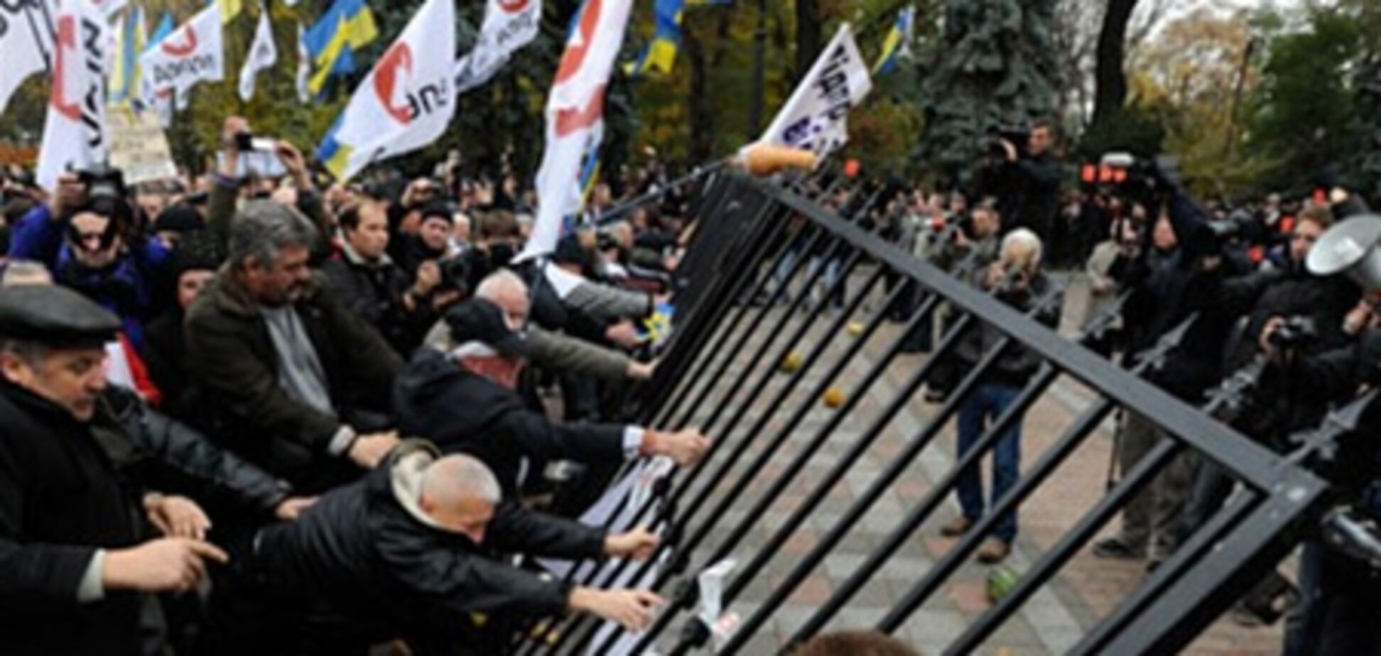Жовтень: вирок Тимошенко та пікети чорнобильців