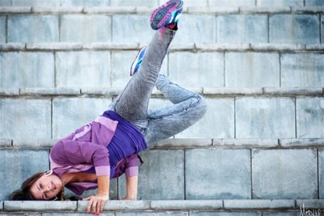 Танцюристи в стилі Брейкинг-данс
