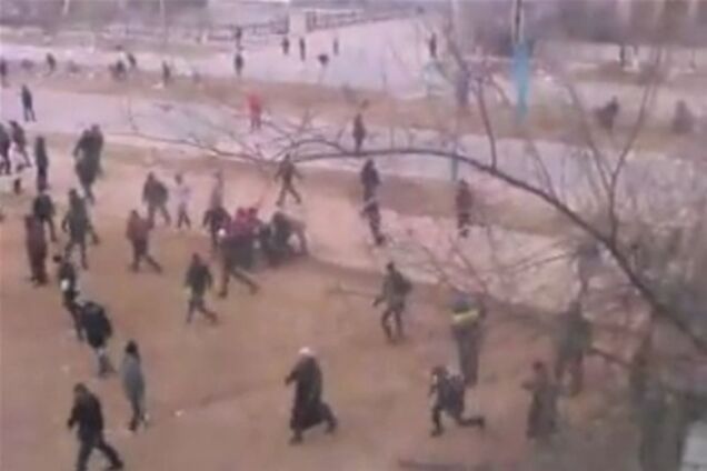 Расстрел в Жанаозене: полицейским светит до 10 лет тюрьмы