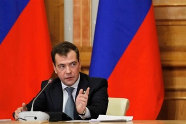 Медведєв: Росія на порозі кризи, нам доведеться багато працювати