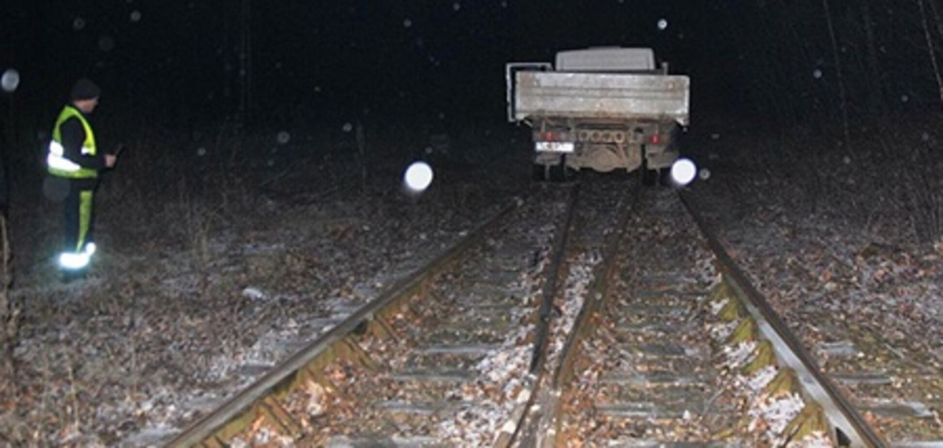 П'яні українці в Польщі поїхали за горілкою на Mercedes по рейках