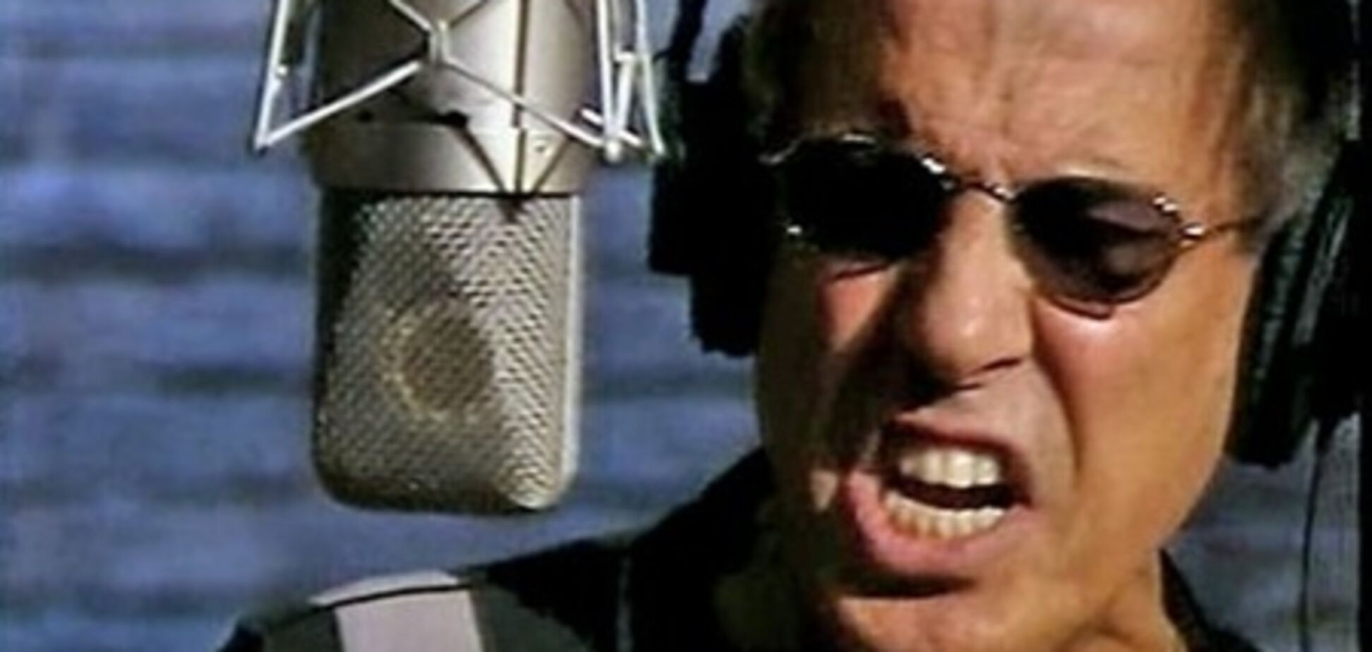 Адриано Челентано выпустил новый альбом с политической 'окраской'