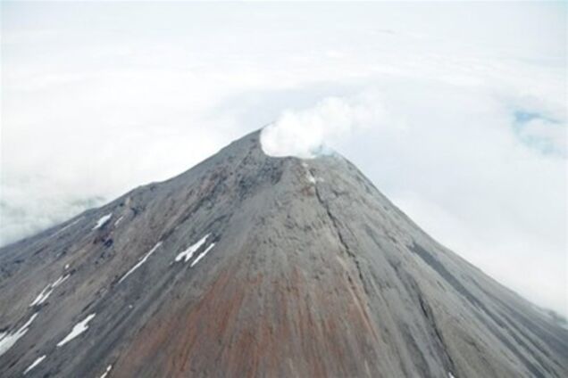 Проснулся вулкан Кливленд на Аляске