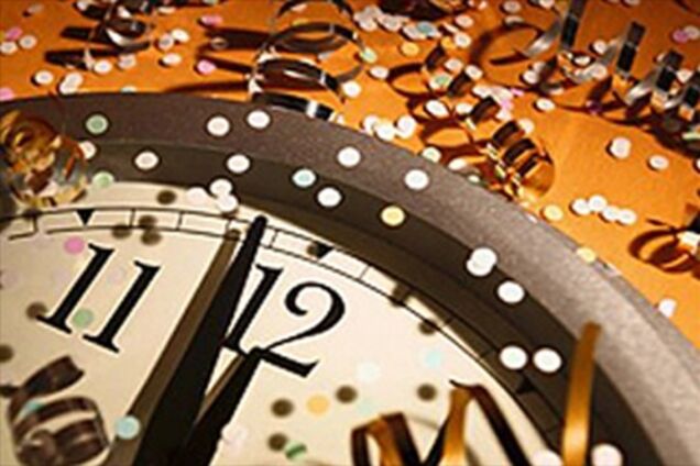 Разом з Україною Новий рік зустрічатимуть ще 8 країн