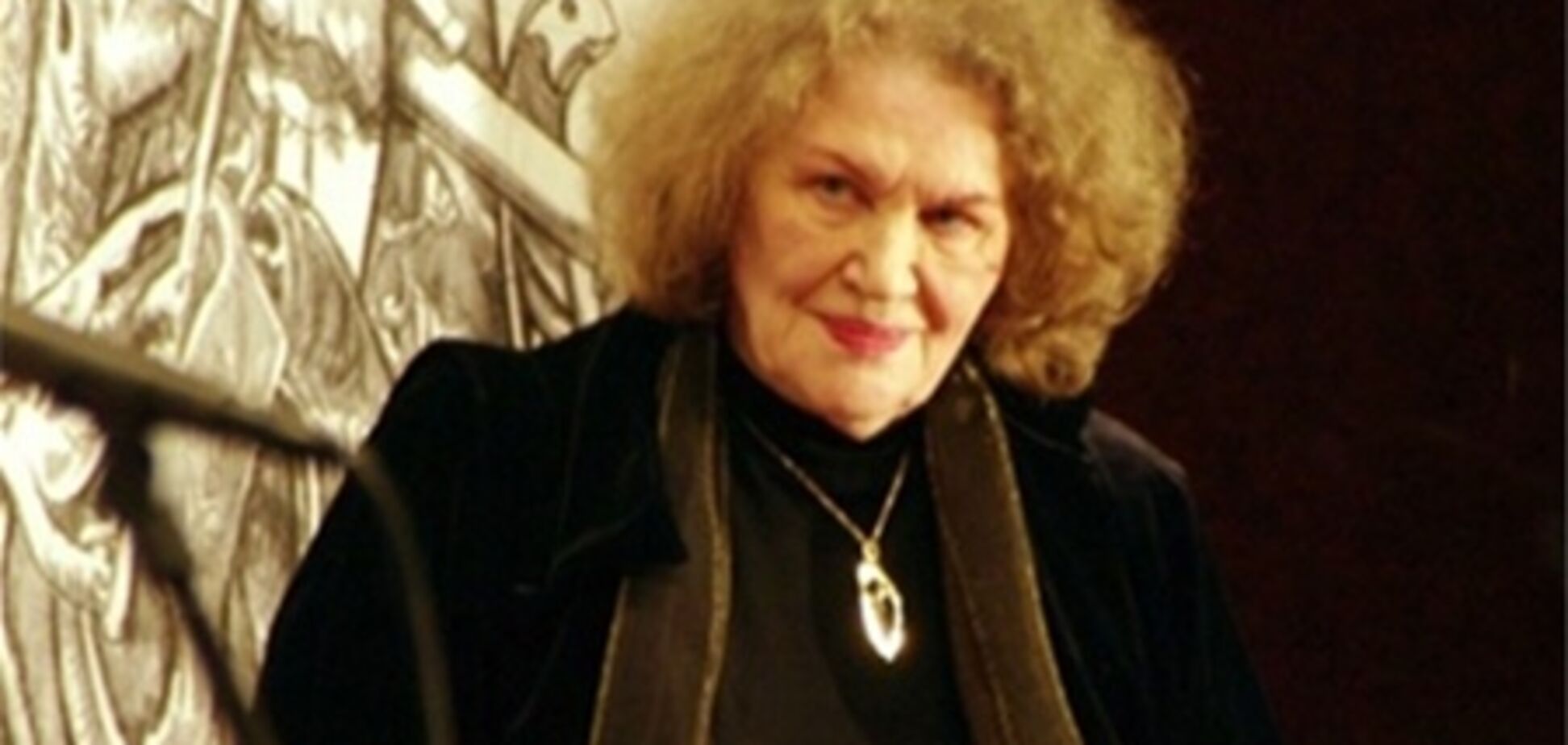 Лина Костенко назвала садистским решение этапировать Тимошенко