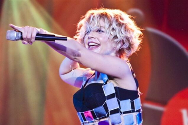 Кароль одягла на себе скло