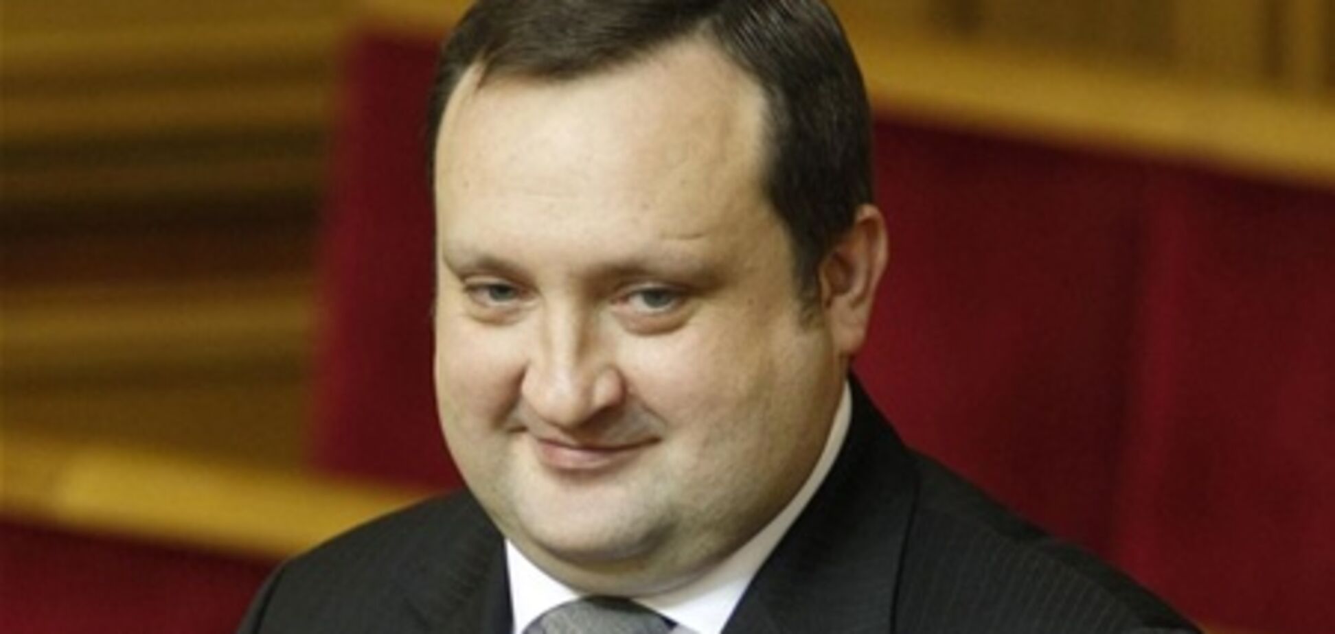 Арбузов: инвестмонеты и 'золотые' сертификаты дадут прибыль в 10 млрд долл.