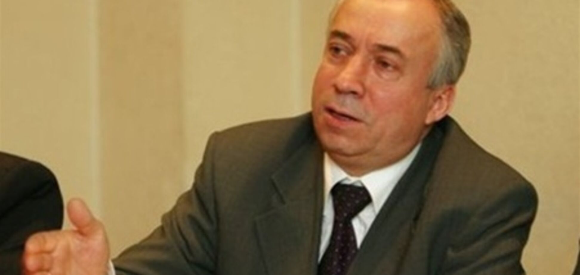 Донецьк. Мер звільнив чиновника, який купив дорогий автомобіль