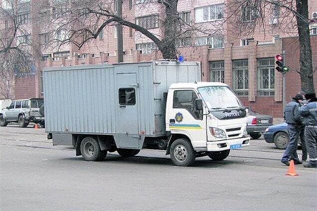 Харків. Джип врізався в автозак із затриманими