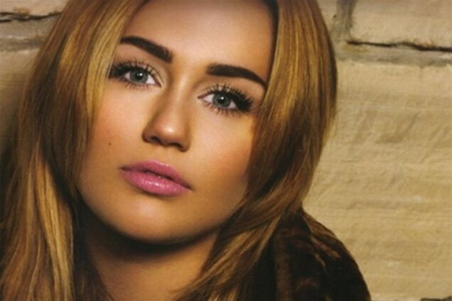 С закрытым ртом и фотошопом и Майли Сайрус ничего