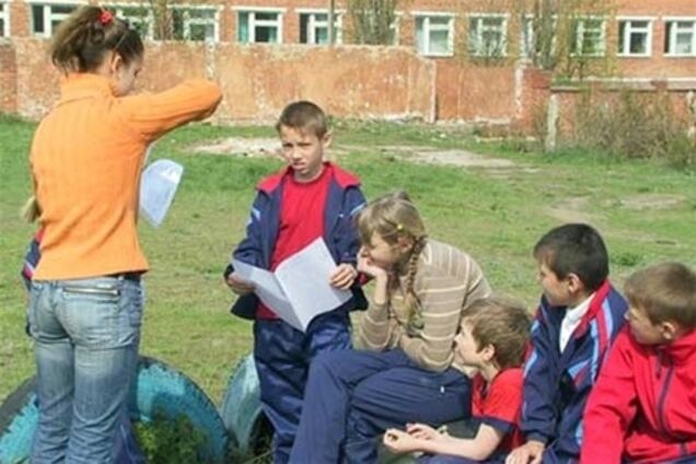 Азаров доручив перевірити всі інтернати України