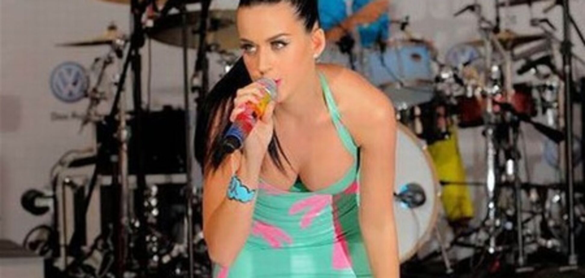 Звездные декольте сняты в лучшем ракурсе