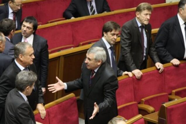 В БЮТ заявили, что блокируют Раду, требуя декриминализации Тимошенко