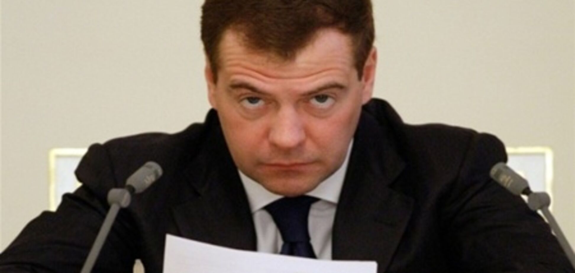 Медведев нецензурно выражается в Твиттере