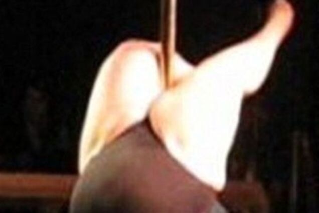 Стриптизерша в 115 кг танцует идеально