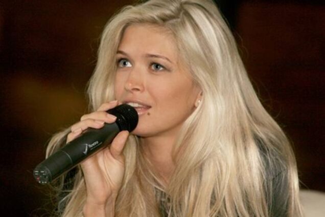 Брежнева платит за урок вокала 200 долларов?