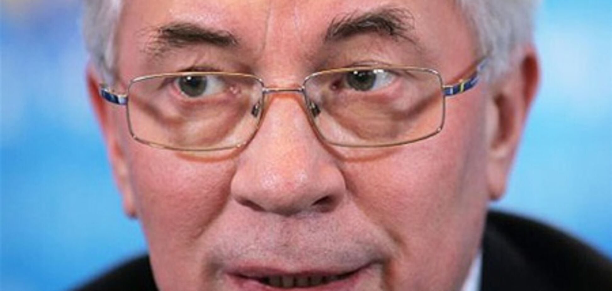 Азаров: в 2012 году за рождение детей заплатят больше