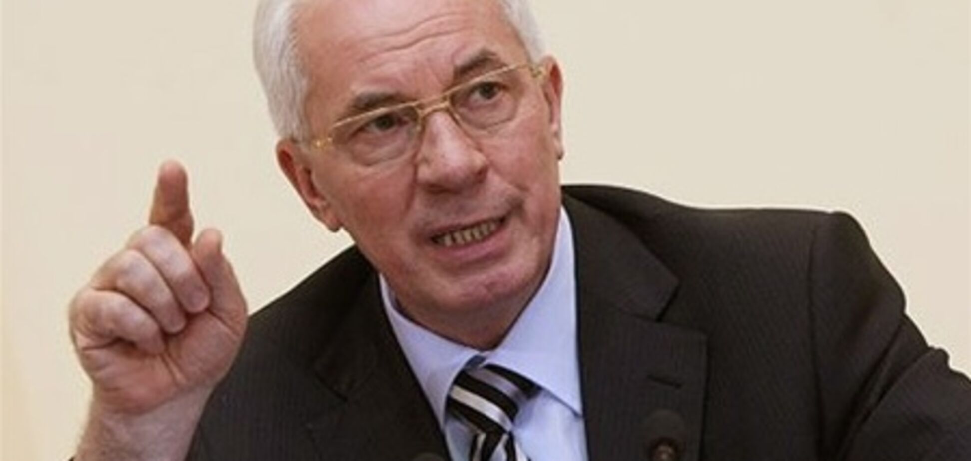 Азаров: больше половины товаров - некачественные