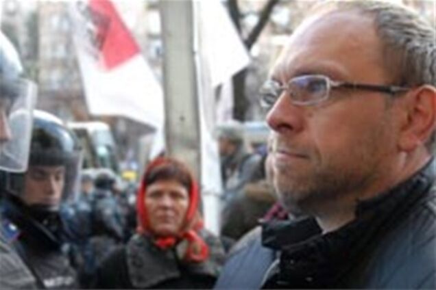 Власенко попросил Карпачеву срочно приехать в СИЗО