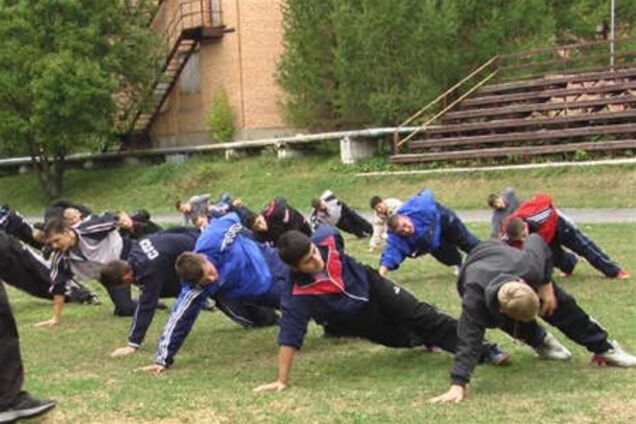 Буковина. Директор школи та фізрук постануть перед судом за смерть школяра