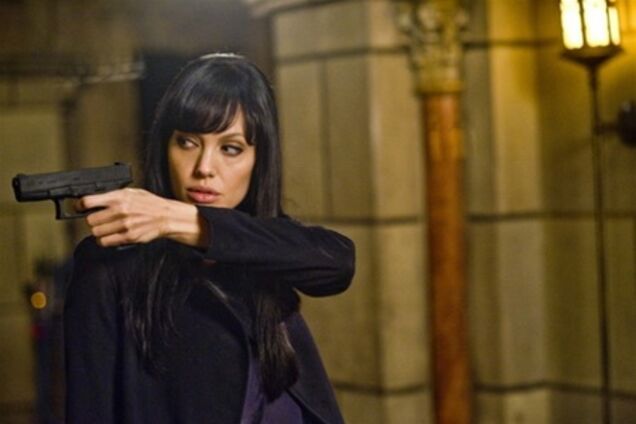 Анджелину Джоли зовет к себе Люк Бессон