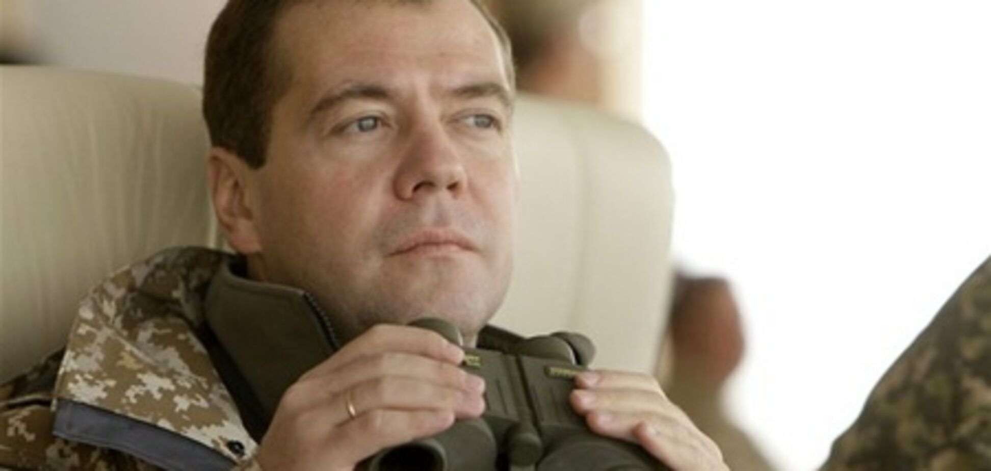 Медведев оправдывается за матерную запись в Твиттере