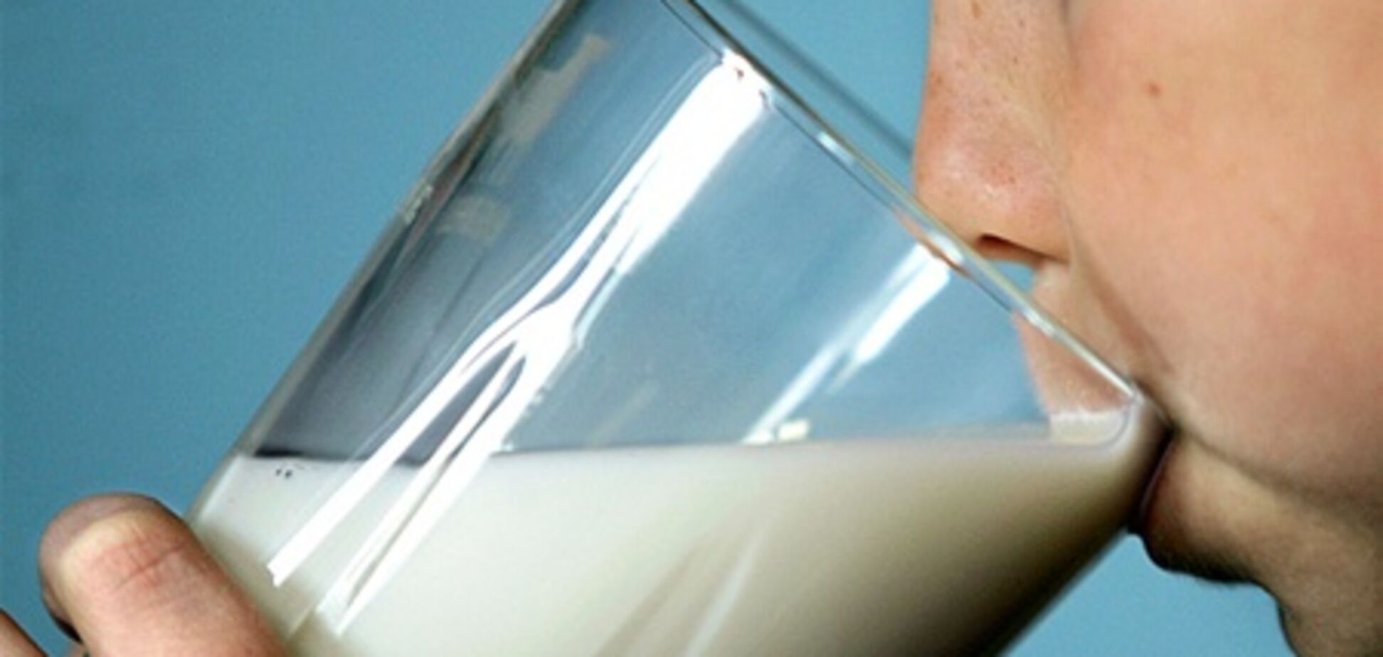 У 2012 році українських школярів забезпечать молоком