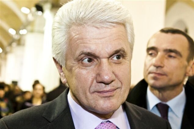 Литвину сделали персональную экскурсию в антикварном салоне